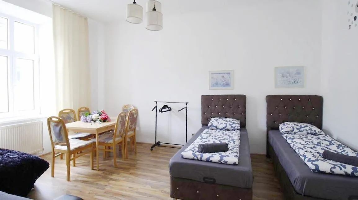 Comfortable Rooms Near Schonbrunn Palace Wien Privat bolig